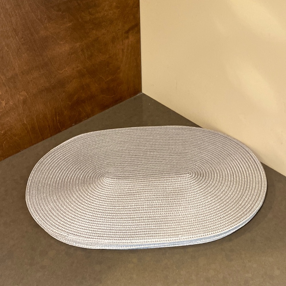 Set of 6 silver Placemats - Picture 4 of 6